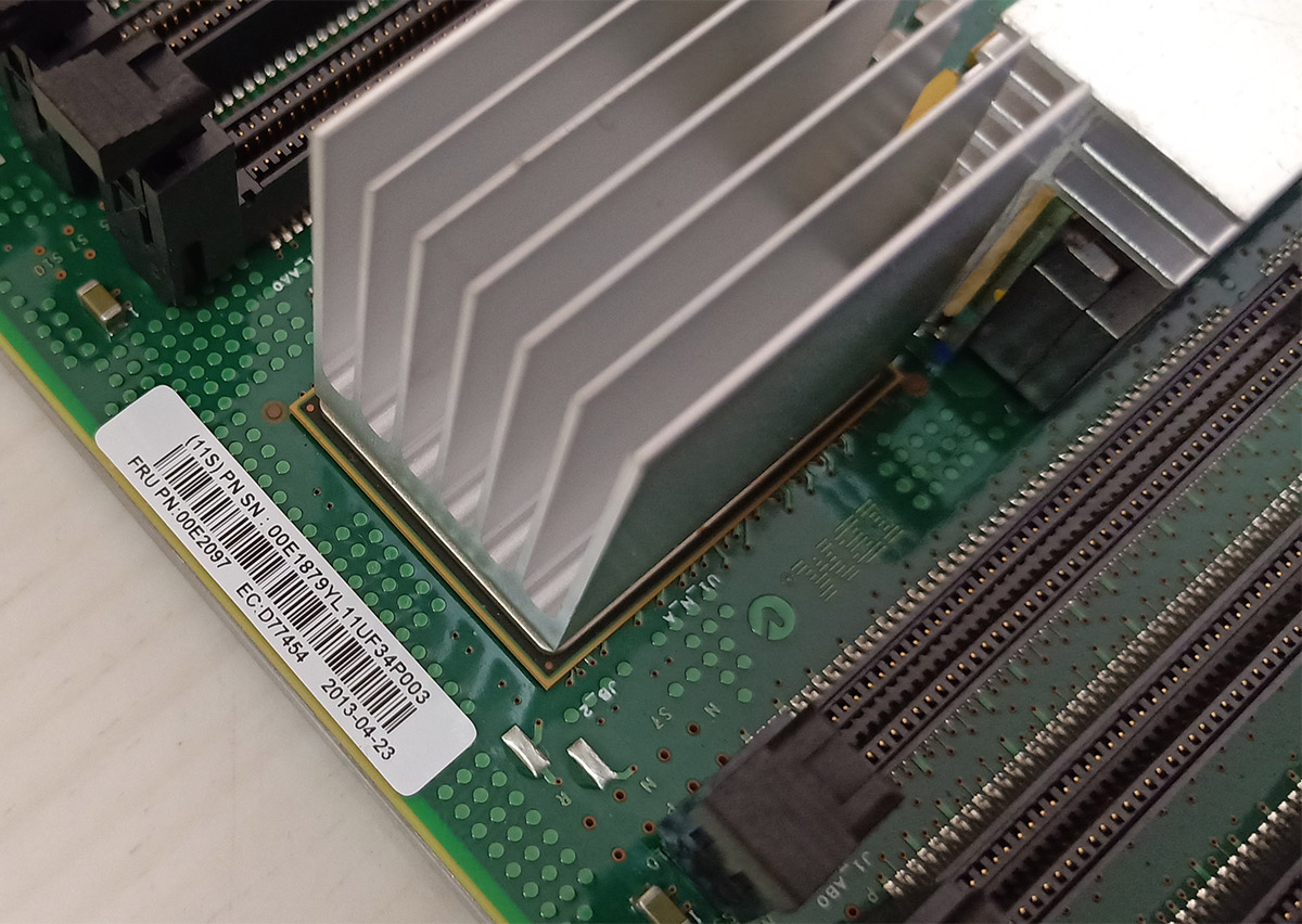 00E0639 IBM 8-Slot DDR3 Memory Riser Card 00E0638 * Pulled * — image 5